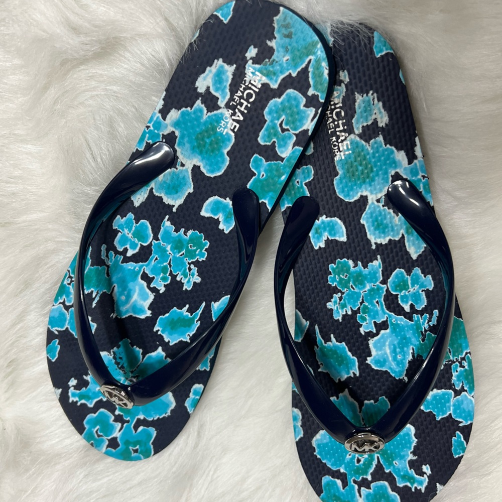 Michael Kors flip flop MK logo sandals shoes charm flip flop size 10